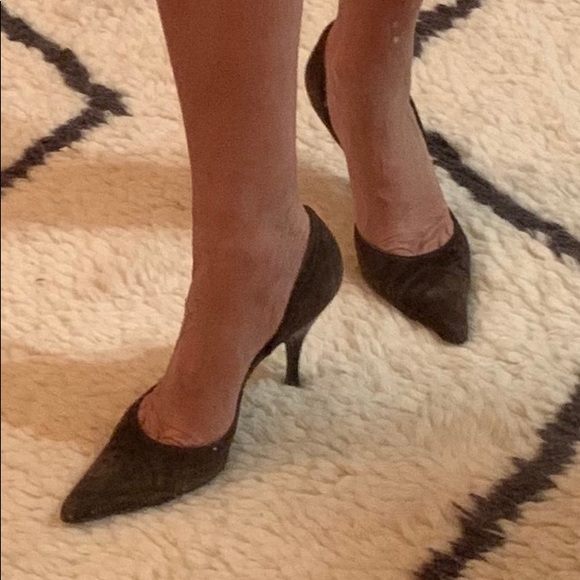 Ferragamo brown suede heels, approx 3 1/2 inches - Picture 9 of 9